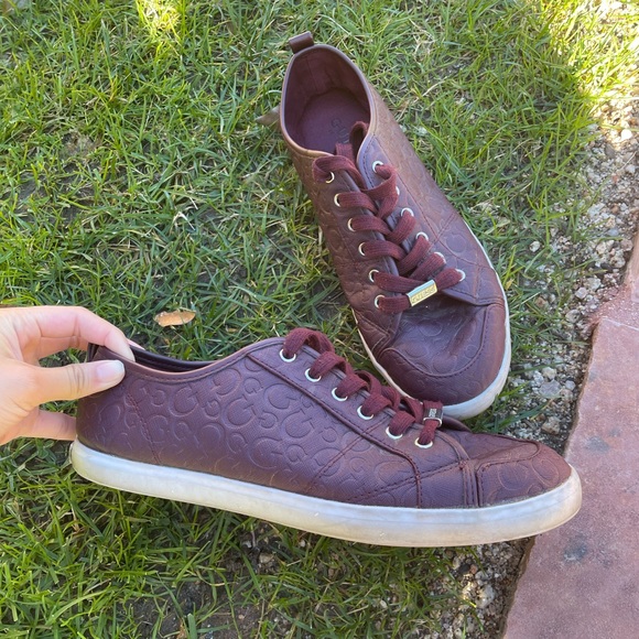 Guess Men burgundy sneakers - size 10 - Picture 6 of 10